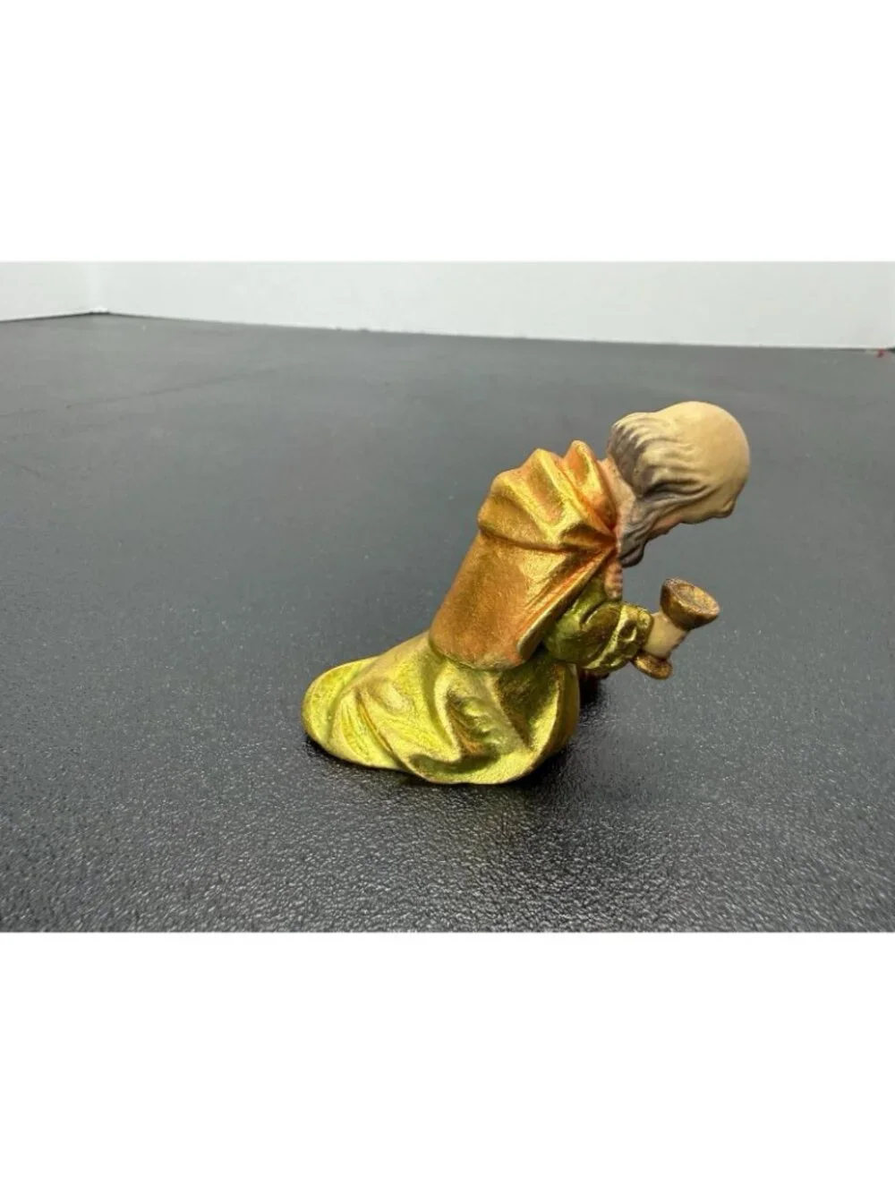 Vintage Anri Juan Ferrandiz 3” Carved Wood Nativity Wiseman Melchior Kneeling